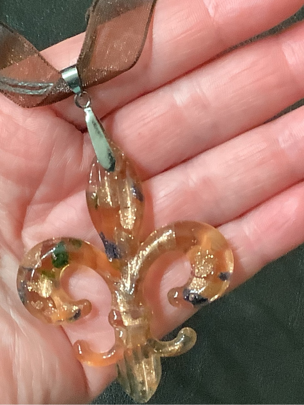 Amber & Brown Fleur-de-Lis Glass Pendant Necklace. Statement Piece! NWOT - Picture 6 of 8
